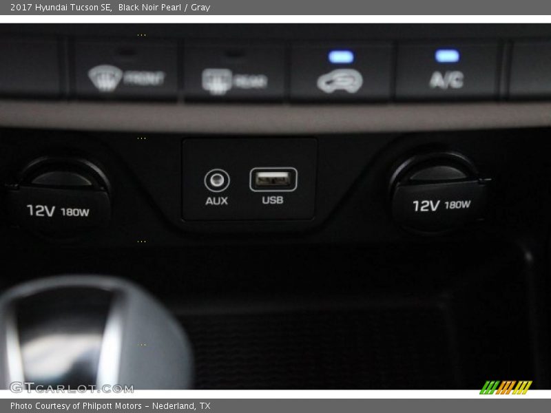 Black Noir Pearl / Gray 2017 Hyundai Tucson SE