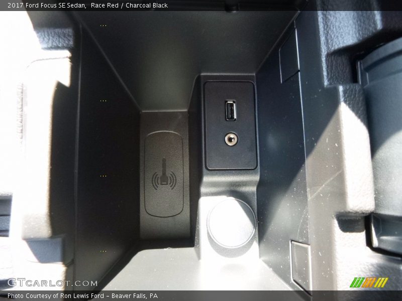 Race Red / Charcoal Black 2017 Ford Focus SE Sedan
