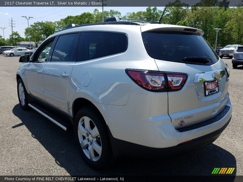 Silver Ice Metallic / Ebony 2017 Chevrolet Traverse LT