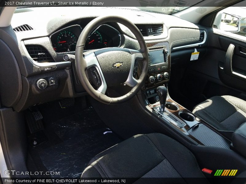 Silver Ice Metallic / Ebony 2017 Chevrolet Traverse LT