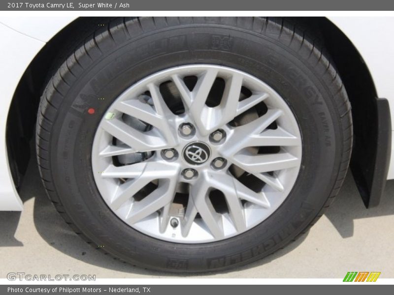 Super White / Ash 2017 Toyota Camry LE