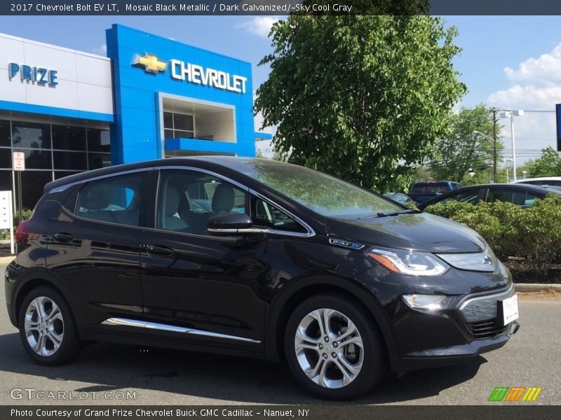 Front 3/4 View of 2017 Bolt EV LT