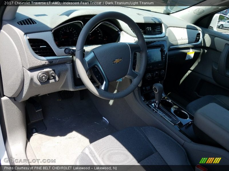 Iridescent Pearl Tricoat / Dark Titanium/Light Titanium 2017 Chevrolet Traverse LT AWD