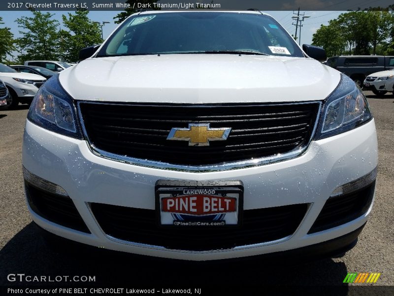 Summit White / Dark Titanium/Light Titanium 2017 Chevrolet Traverse LS