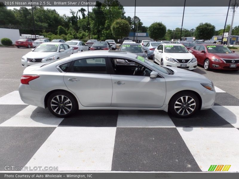 Brilliant Silver / Charcoal 2016 Nissan Altima 2.5 SL
