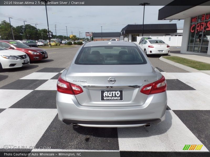 Brilliant Silver / Charcoal 2016 Nissan Altima 2.5 SL
