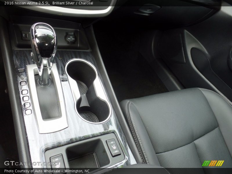 Brilliant Silver / Charcoal 2016 Nissan Altima 2.5 SL