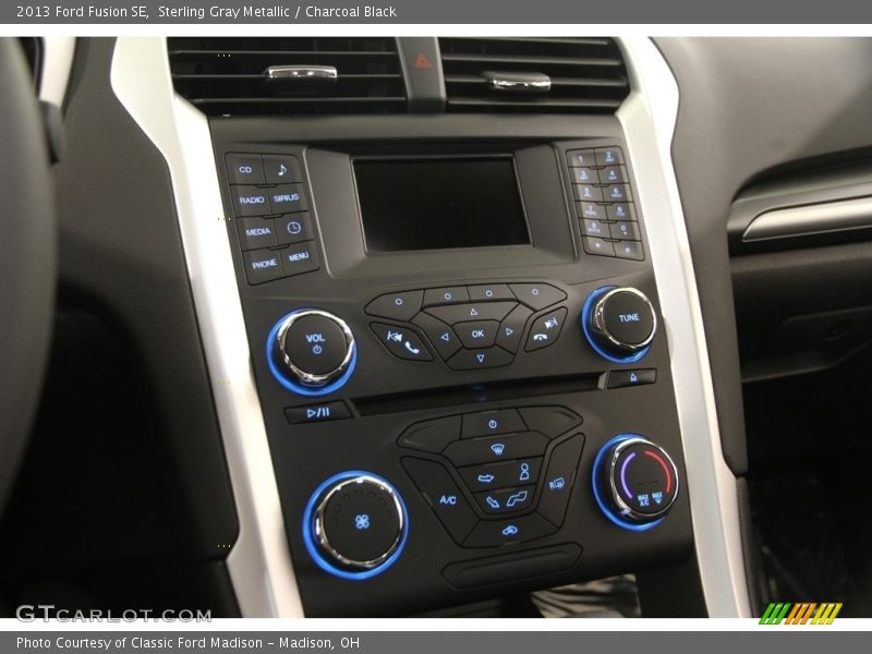 Sterling Gray Metallic / Charcoal Black 2013 Ford Fusion SE