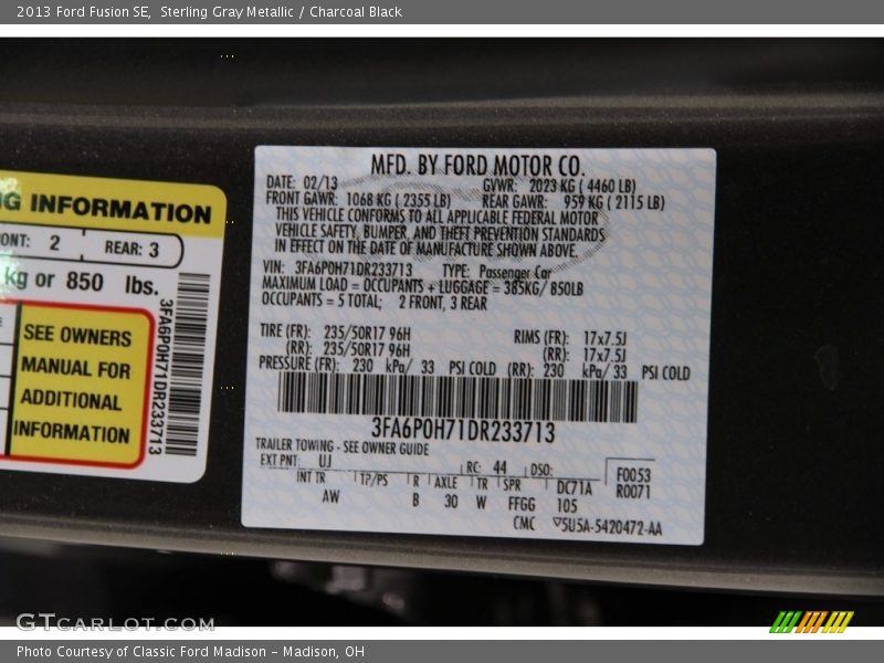 Sterling Gray Metallic / Charcoal Black 2013 Ford Fusion SE