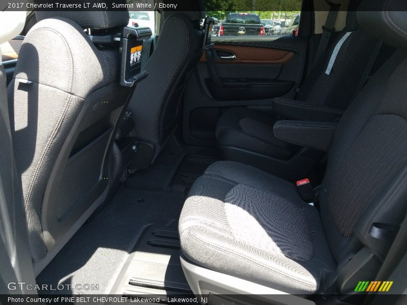 Summit White / Ebony 2017 Chevrolet Traverse LT AWD