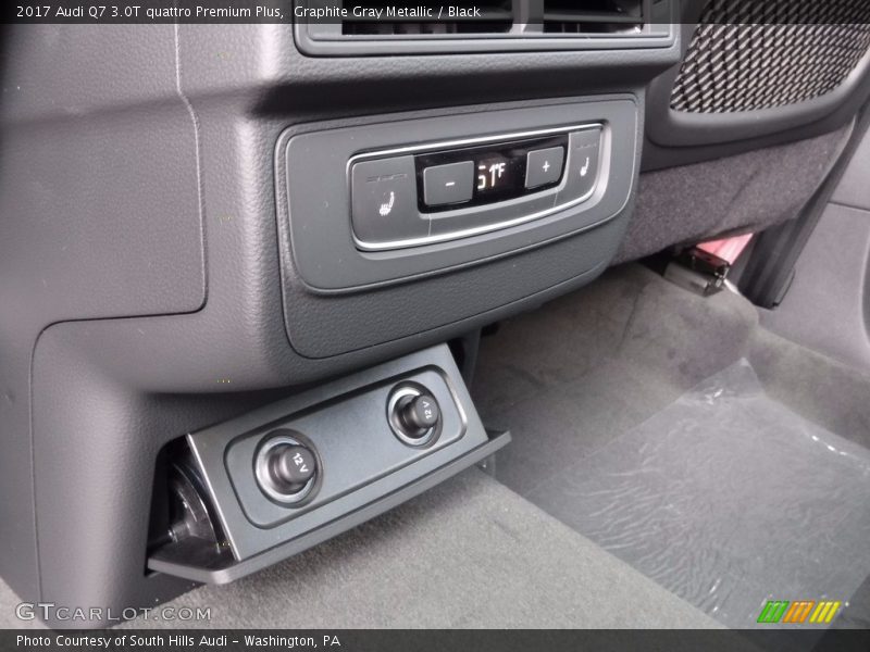 Graphite Gray Metallic / Black 2017 Audi Q7 3.0T quattro Premium Plus