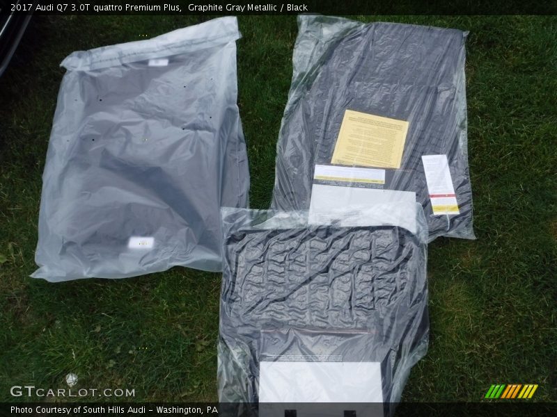 Graphite Gray Metallic / Black 2017 Audi Q7 3.0T quattro Premium Plus
