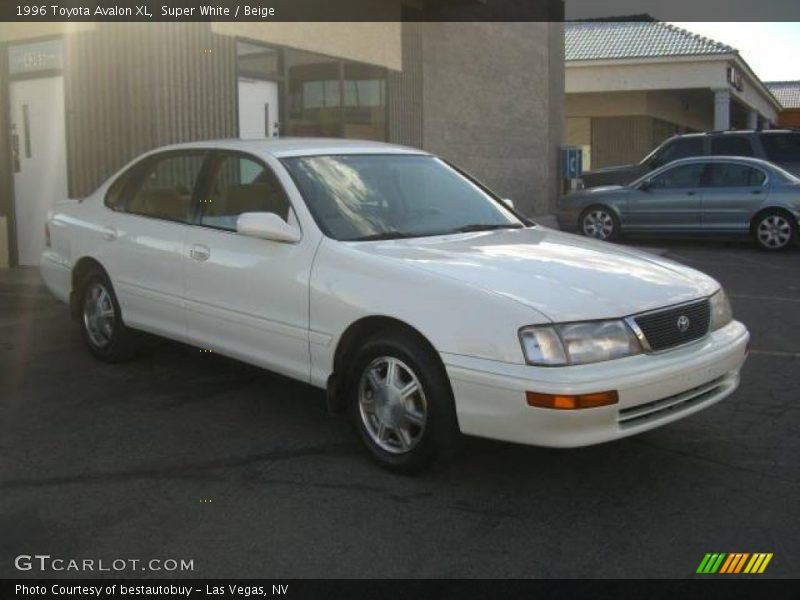 Super White / Beige 1996 Toyota Avalon XL