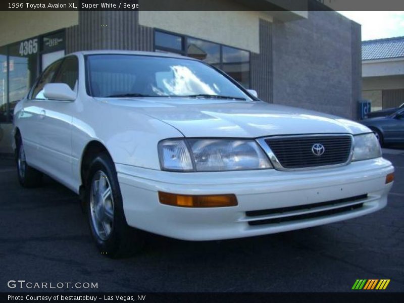 Super White / Beige 1996 Toyota Avalon XL