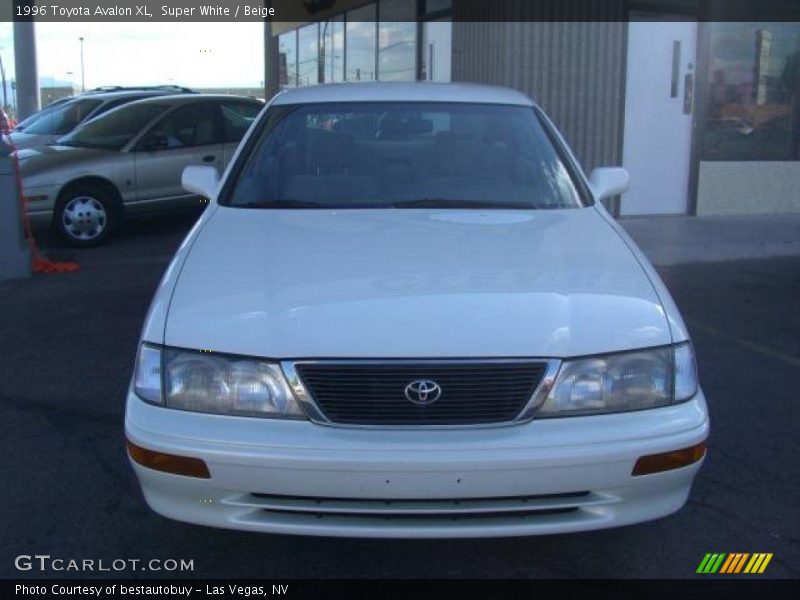 Super White / Beige 1996 Toyota Avalon XL