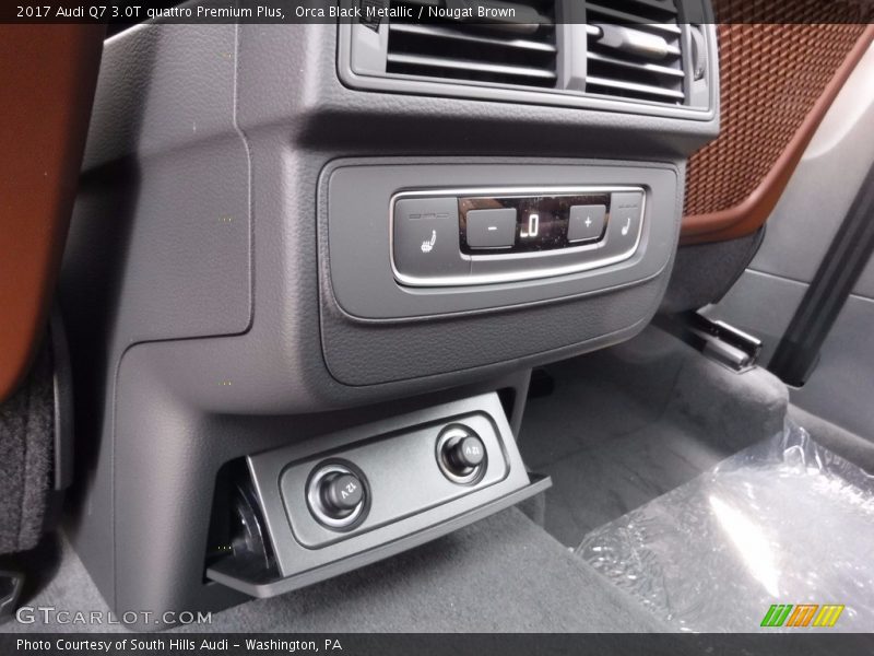 Orca Black Metallic / Nougat Brown 2017 Audi Q7 3.0T quattro Premium Plus