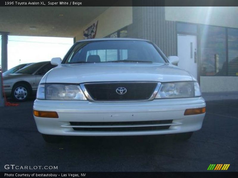 Super White / Beige 1996 Toyota Avalon XL
