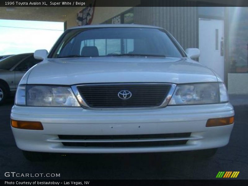 Super White / Beige 1996 Toyota Avalon XL