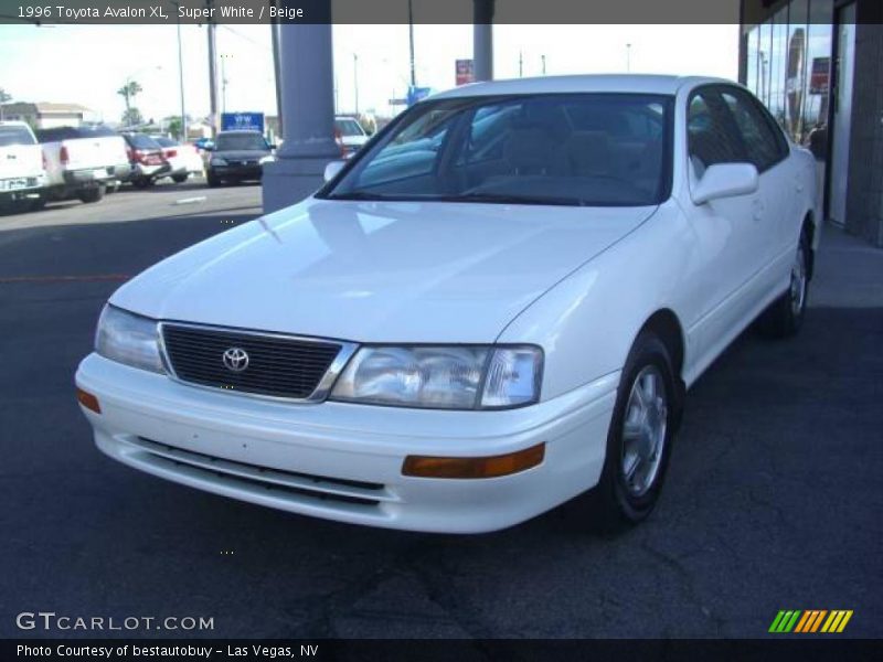 Super White / Beige 1996 Toyota Avalon XL