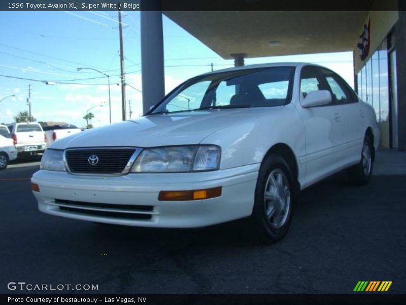 Super White / Beige 1996 Toyota Avalon XL