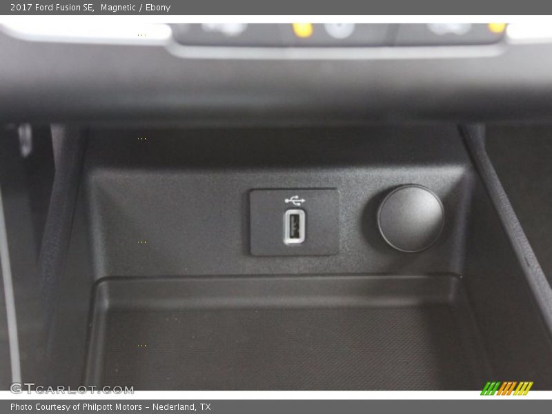 Magnetic / Ebony 2017 Ford Fusion SE