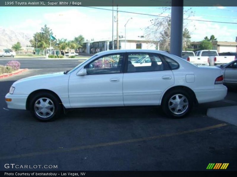 Super White / Beige 1996 Toyota Avalon XL