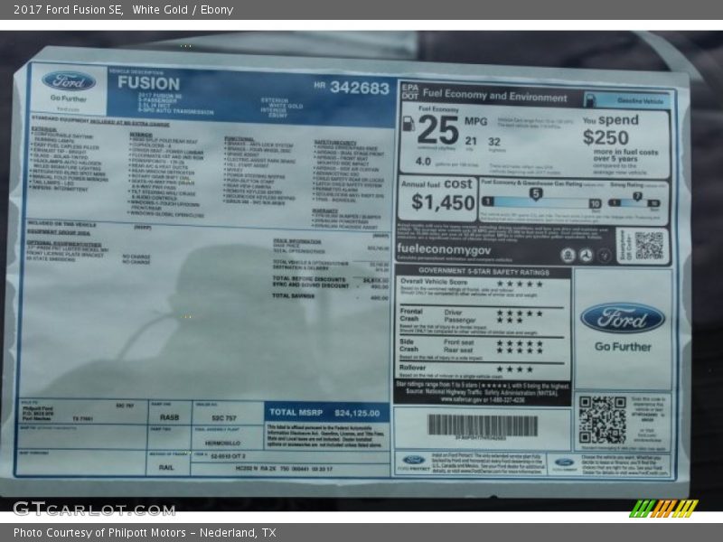 White Gold / Ebony 2017 Ford Fusion SE