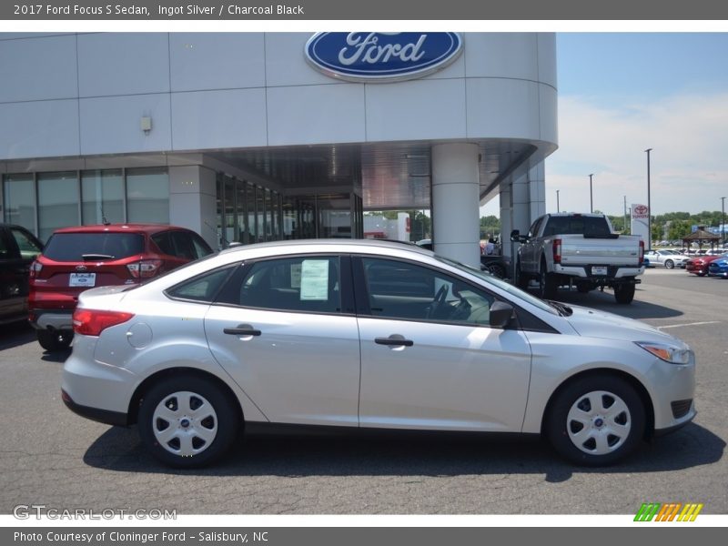 Ingot Silver / Charcoal Black 2017 Ford Focus S Sedan