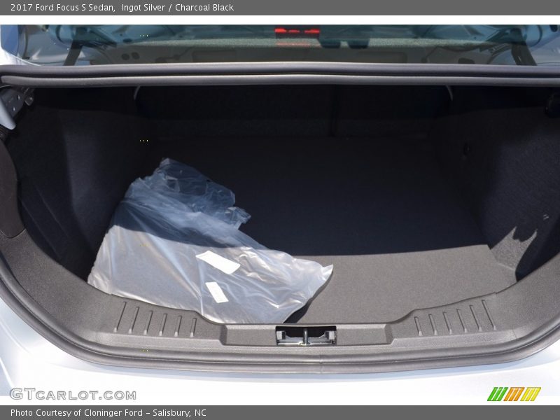 Ingot Silver / Charcoal Black 2017 Ford Focus S Sedan