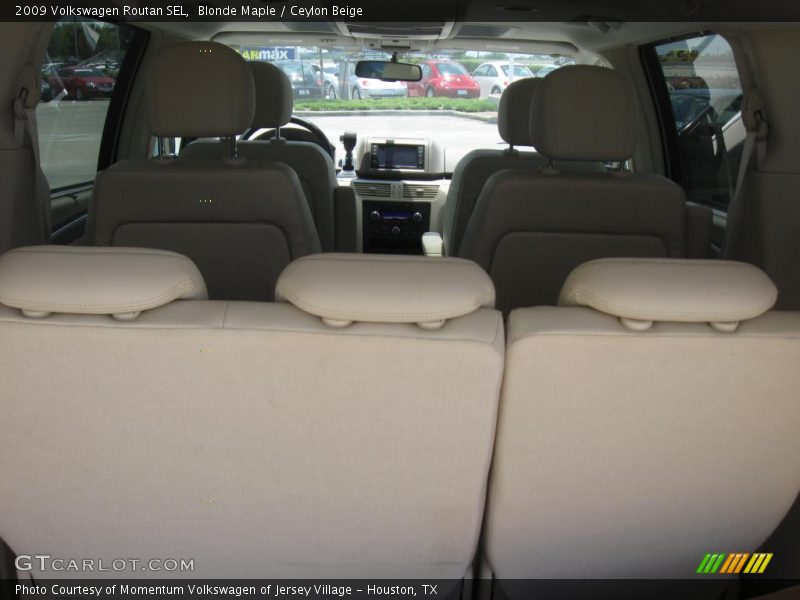 Blonde Maple / Ceylon Beige 2009 Volkswagen Routan SEL