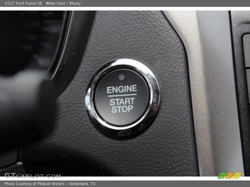 White Gold / Ebony 2017 Ford Fusion SE