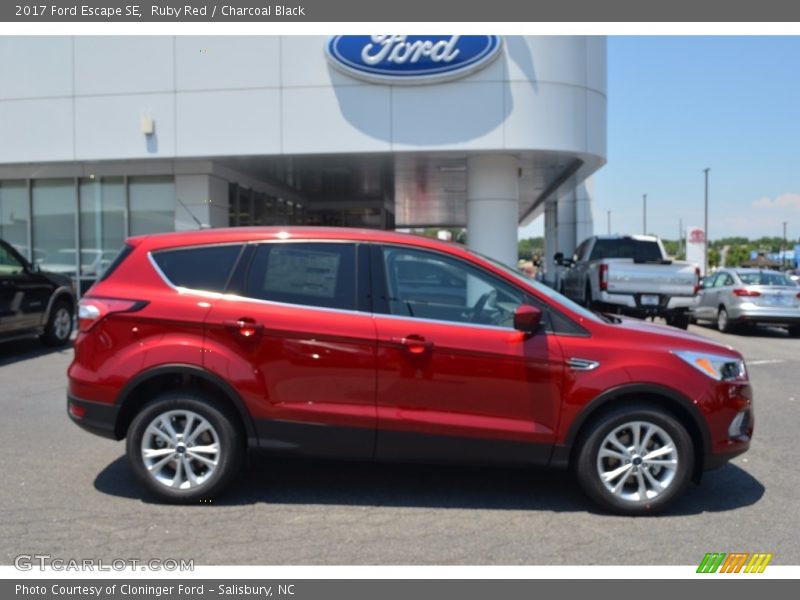 Ruby Red / Charcoal Black 2017 Ford Escape SE