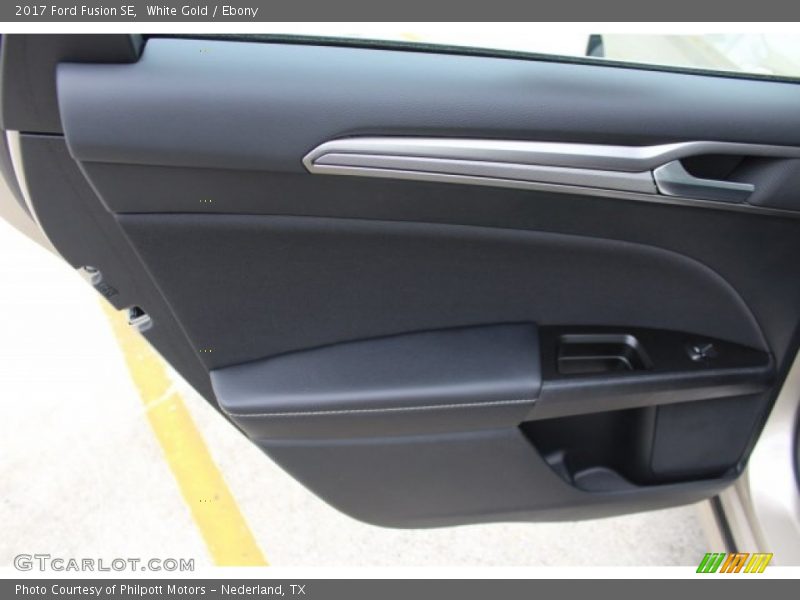 White Gold / Ebony 2017 Ford Fusion SE