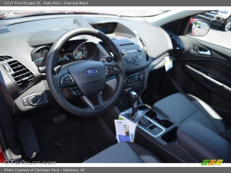 Ruby Red / Charcoal Black 2017 Ford Escape SE