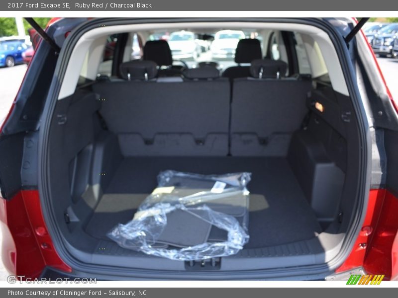 Ruby Red / Charcoal Black 2017 Ford Escape SE