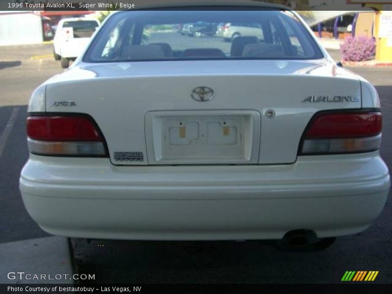 Super White / Beige 1996 Toyota Avalon XL