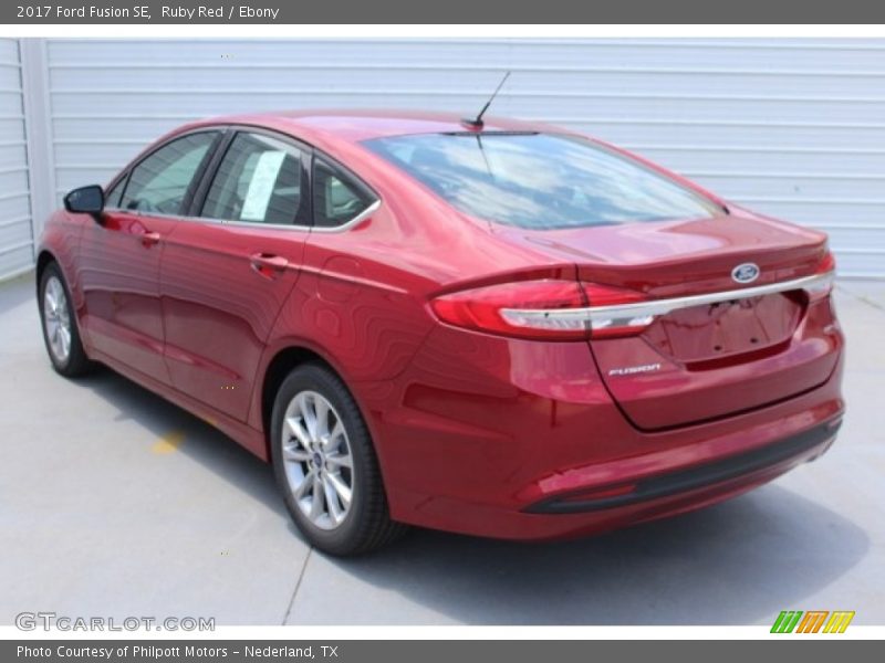 Ruby Red / Ebony 2017 Ford Fusion SE