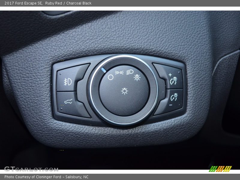 Ruby Red / Charcoal Black 2017 Ford Escape SE