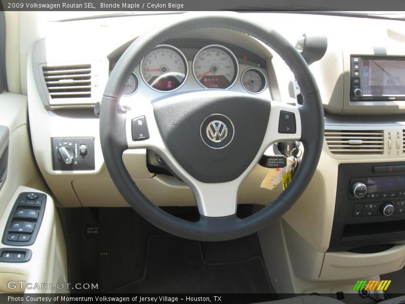 Blonde Maple / Ceylon Beige 2009 Volkswagen Routan SEL