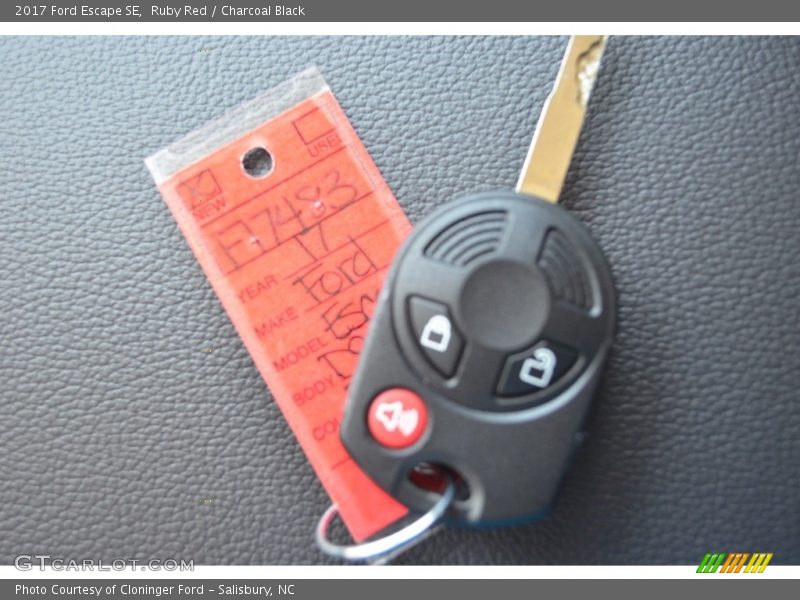Ruby Red / Charcoal Black 2017 Ford Escape SE