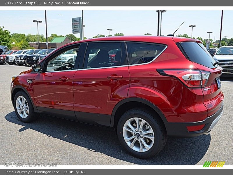 Ruby Red / Charcoal Black 2017 Ford Escape SE