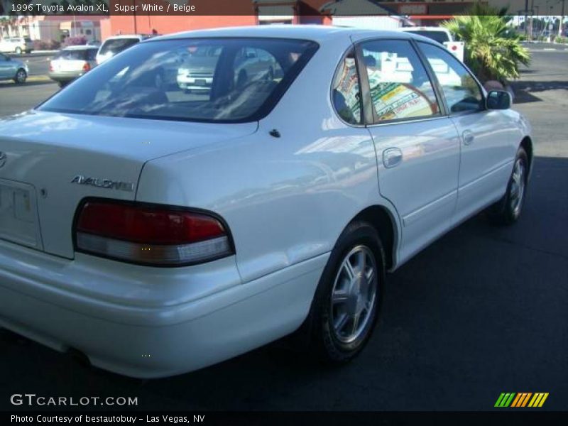 Super White / Beige 1996 Toyota Avalon XL