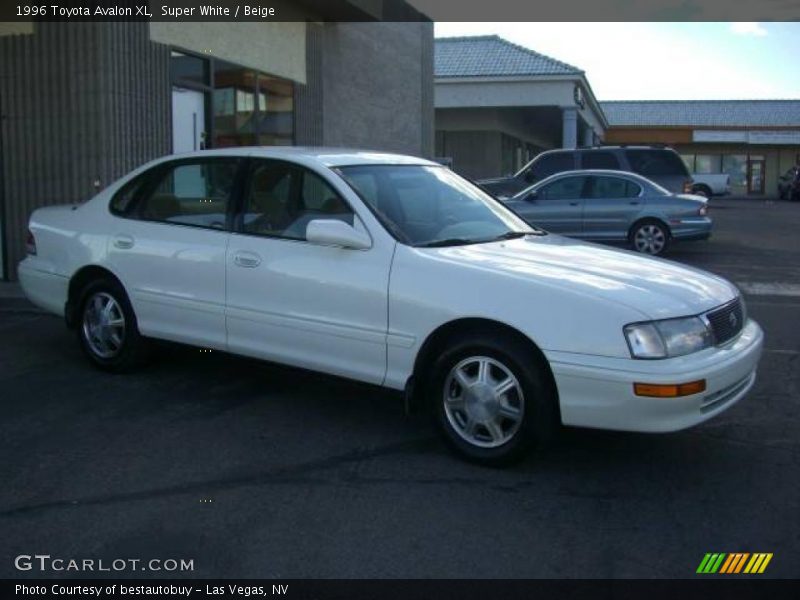 Super White / Beige 1996 Toyota Avalon XL