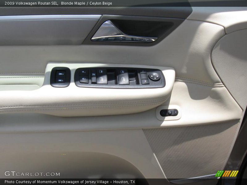 Blonde Maple / Ceylon Beige 2009 Volkswagen Routan SEL
