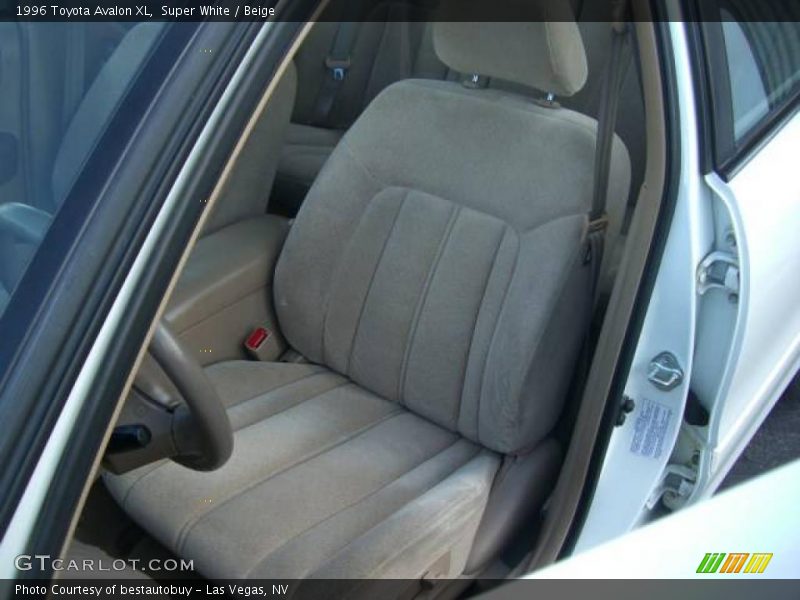 Super White / Beige 1996 Toyota Avalon XL