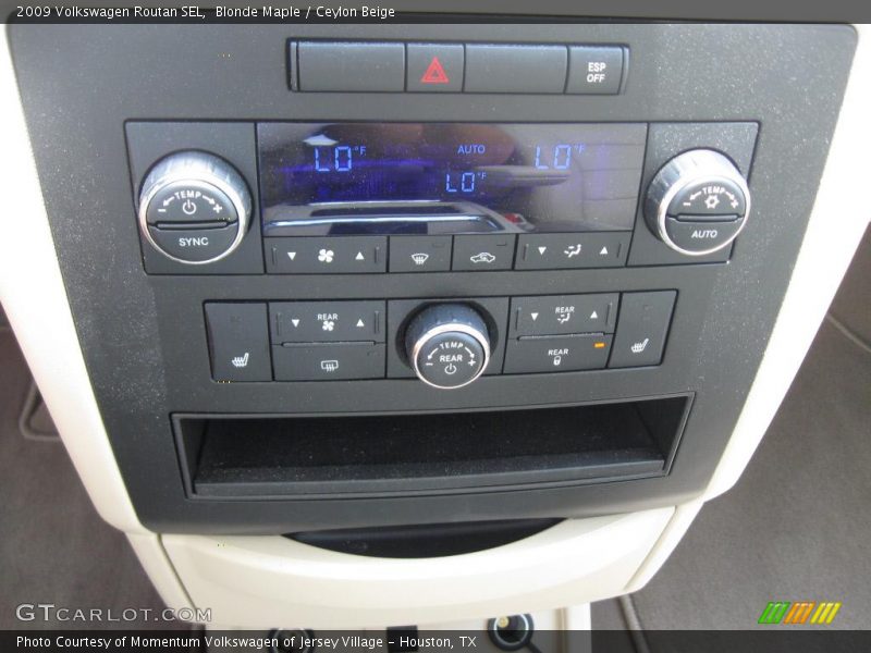 Blonde Maple / Ceylon Beige 2009 Volkswagen Routan SEL