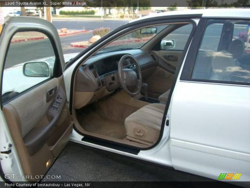 Super White / Beige 1996 Toyota Avalon XL
