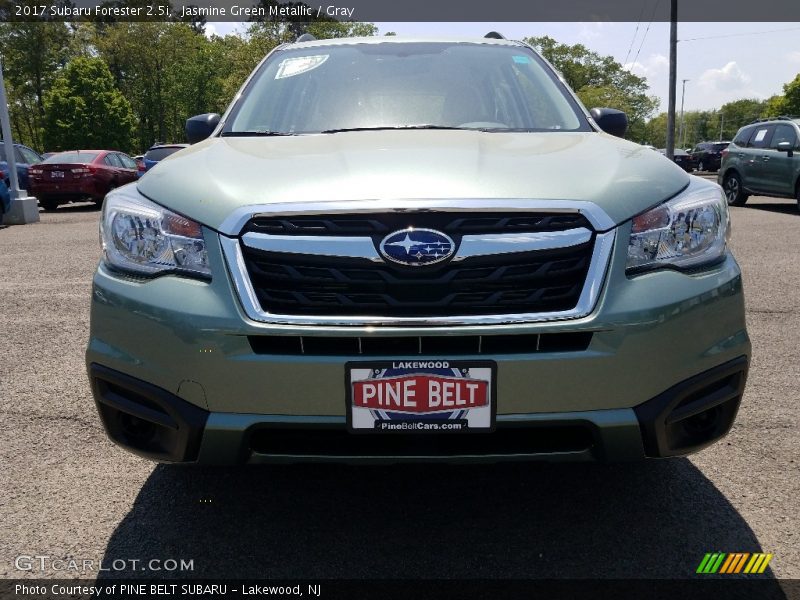 Jasmine Green Metallic / Gray 2017 Subaru Forester 2.5i