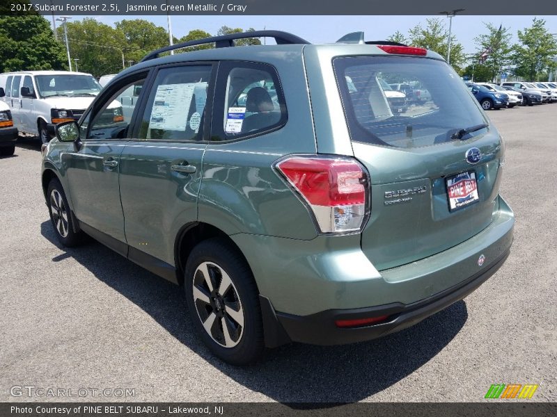 Jasmine Green Metallic / Gray 2017 Subaru Forester 2.5i
