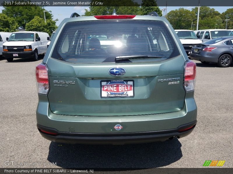 Jasmine Green Metallic / Gray 2017 Subaru Forester 2.5i